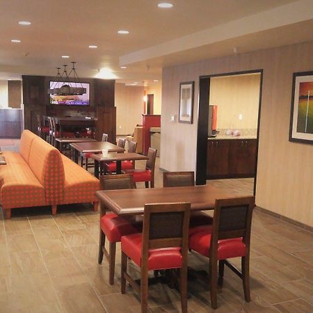 Inn At Hunters Run Watford City Exteriér fotografie